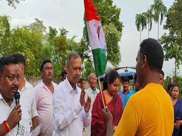 তৃণমূল-দলত্যাগী নির্দল কাজিয়া তুঙ্গে