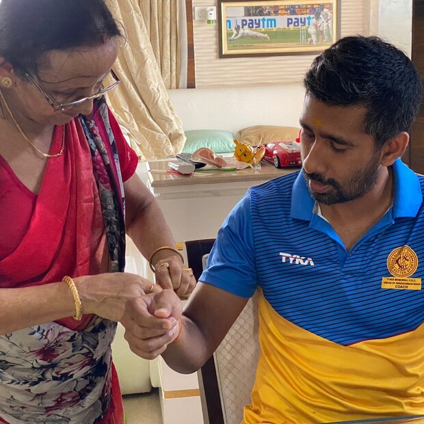 বরাবরই সাদামাটা ঋদ্ধিমান। জামাইষষ্ঠীতে তাই তিনি আহামরি কিছু করবেন, তা আন্দাজ করাও বোকামি। ঋদ্ধি আর পাঁচজনের মতোই কাটালেন জামাইষষ্ঠী। 