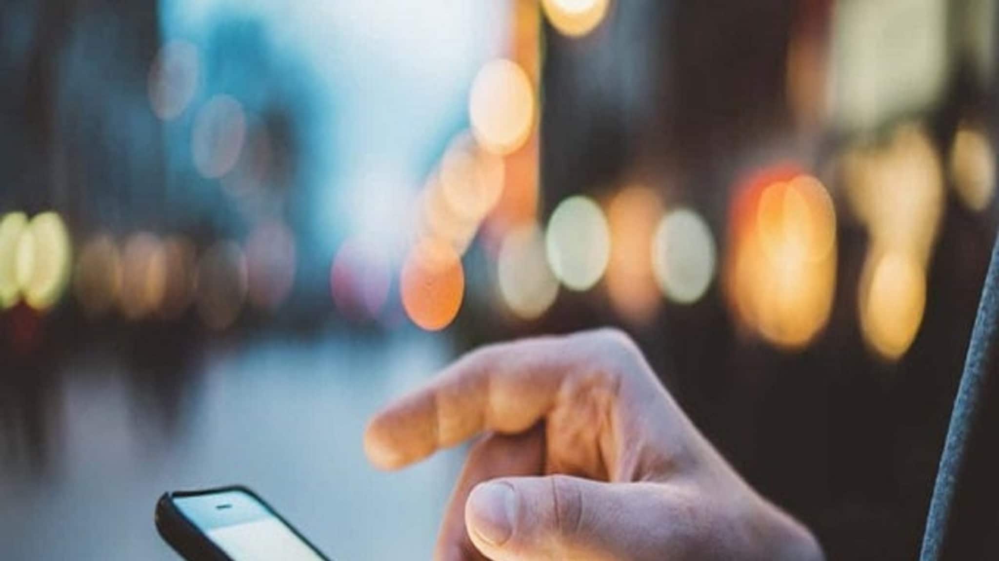 Explained: ইন্টারনেট ছাড়াই মোবাইলে এবার ডিজিটাল টিভি, বড় পরিবর্তন আসছে দেশে, জেনে নিন বিশদে ! Explained: ইন্টারনেট ছাড়াই মোবাইলে এবার ডিজিটাল টিভি, বড় পরিবর্তন আসছে দেশে, জেনে নিন বিশদে !