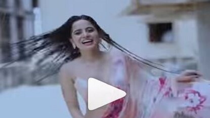 viral video: social urfi javed shares rain dance video viral video: social urfi javed shares rain dance video
