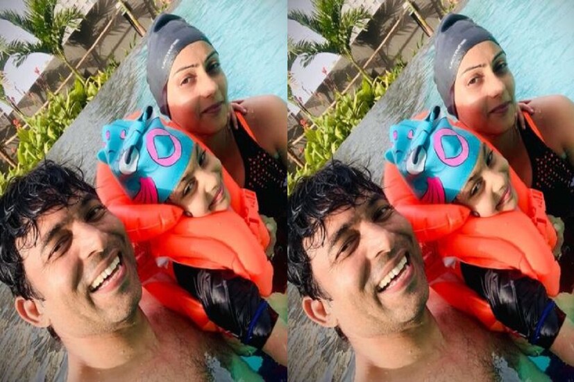 চন্দন প্রভাকর ২০১৫ সালে নন্দিনী খান্নাকে বিয়ে করেন ৷ তাঁদের এক কন্যা সন্তান আছে তার নাম আদ্রিকা মাঝে মাঝে নন্দিনী ও আদ্রিকার সঙ্গে ছবি চন্দু ওরফে চন্দন শেয়ার করেন ৷ ছবি সৌজন্যে ইনস্টাগ্রাম ৷