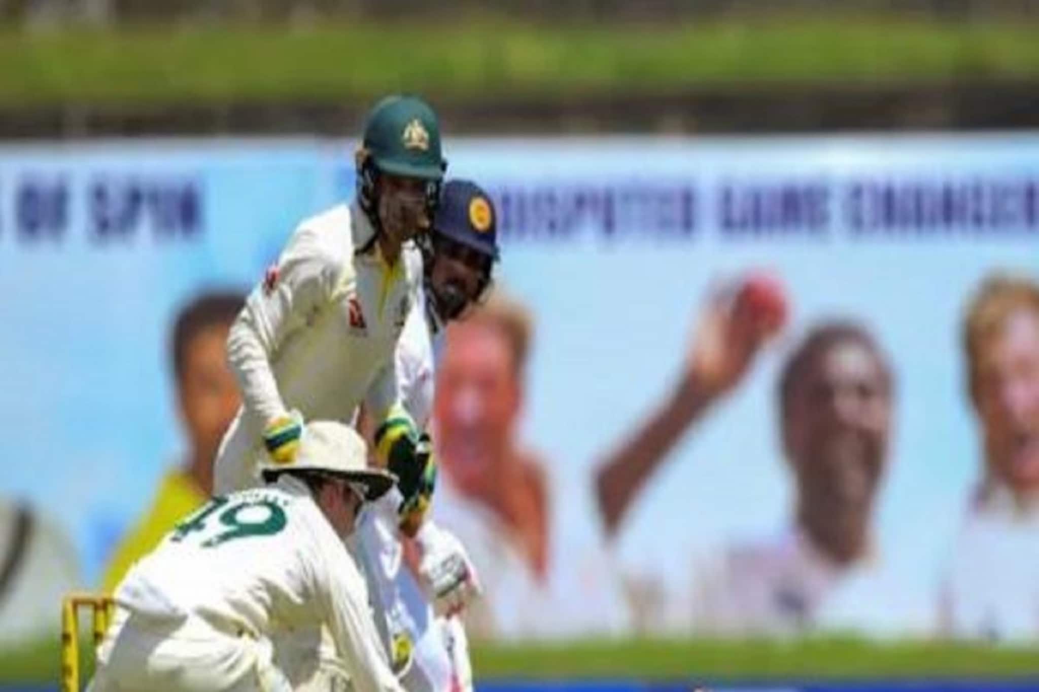 সবাই ব্যস্ত আউটের অ্যাপিল করতে, ঠিক সেই মাটিতে পড়ে কি করছিলেন ওয়ার্নার, ভাইরাল