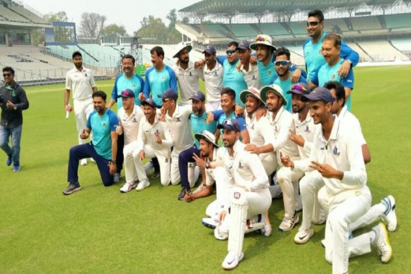 তবে সূত্রের খবর, সিএবি কর্তারা অরুণ লালের সঙ্গে এক দফায় আলোচনায় বসতে চান। মরশুমের পারফরম্যান্স নিয়ে আলোচনা হবে। এমনিতেই লালজীর সঙ্গে চুক্তি সম্পন্ন হয়েছে সিএবির‌। সেই চুক্তি আর নতুন করে নবীকরণ হবে না তা চূড়ান্ত করে ফেলেছেন কর্তারা।