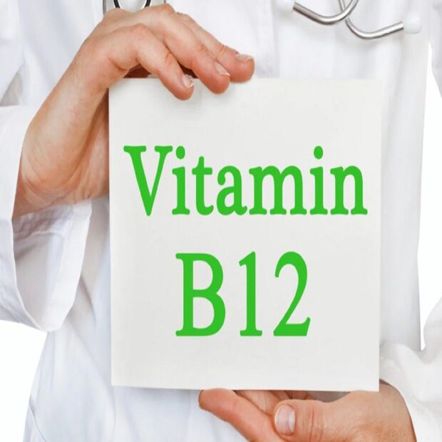 *এখন প্রশ্ন, ভিটমিন বি ১২ (vitamin B12) শরীরে কম থাকলে কী হতে পারে? সহজ উত্তর রক্তাল্পতা বা রক্তশূন্যতা বা অ্যানিমিয়া৷ ভিটামিন বি ১২ শরীরে রক্ত তৈরিতে সাহায্য করে৷ রক্তে এর মাত্রা কমে গেলেই শরীর দুর্বল হয়ে পড়বে, নানা রকম রোগ এসে বাসা বাঁধতে শুরু করবে৷