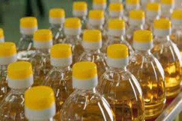 Edible Oil: মধ্যবিত্তের জন্য বাজার কাঁপানো খবর, ভোজ্যতেলের দামে বিরাট পতন