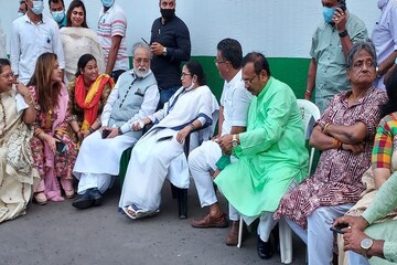 সঙ্গী ফিরহাদ-অরূপরা, ২১ জুলাইয়ের আয়োজন দেখতে মাঠে নামলেন মমতা সঙ্গী ফিরহাদ-অরূপরা, ২১ জুলাইয়ের আয়োজন দেখতে মাঠে নামলেন মমতা