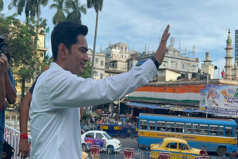 একুশে জুলাই তৃণমূলের শহিদ দিবসের জনসভায় যোগ দিতে শুধু উত্তরবঙ্গ থেকে সাইকেল চালিয়ে এসেছেন ১৫ জন। (Sahid Diwas)
