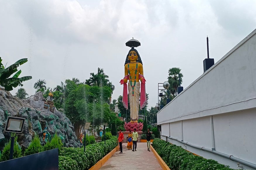 The new attraction of Nabadwip is the 60-feet statue of Mahaprabhu 