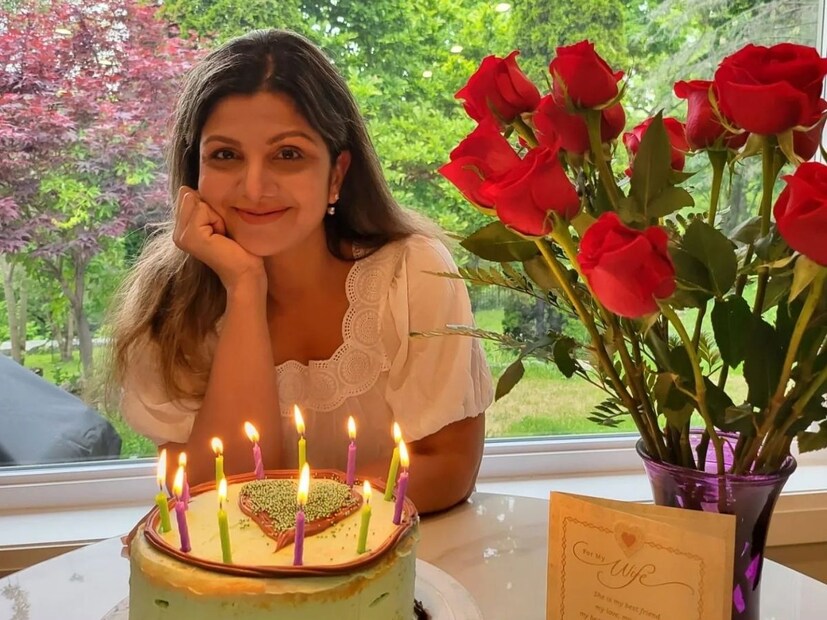 রম্ভার বয়স ৪৬বছর৷ ৬ জুন তার জন্মদিন পালন করেন তিনি। ১৫ বছর বয়সে তিনি পড়াশোনা ছেড়ে দেন এবং হরিহরনের মালয়ালম চলচ্চিত্র সরগম (1992) এ বিনীতের সাথে তার অভিনয় জীবন শুরু করেন। ছবিটি বক্স অফিসে দুর্দান্ত সাফল্য পায়। এর পরে তিনি তেলেগু সিনেমায় অভিনয় করেন৷ তামিল চলচ্চিত্রেও অভিনয় করেন তিনি৷ 