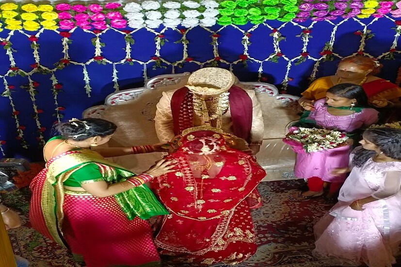 সুনীল সিং জানান, ১৩ বছর আগে তিনি গুড়িয়াকে পাটনায় নিজের বাড়িতে নিয়ে এসেছিলেন কাজ করার জন্য। তখন গুড়িয়ার বয়স ছিল ৬ বা ৭ বছর। গুড়িয়ার বাবা বেকার ছিলেন এবং সে সবসময় গুড়িয়া ও তার ছোট ভাইবোনদের মারধর করতেন। দু’বেলা খাবারও জুটত না ছেলে মেয়েদের। গুড়িয়া ছিল বাড়ির বড়, তাই তার ভাইবোনের দায়িত্বও ছিল গুড়িয়ার উপর।