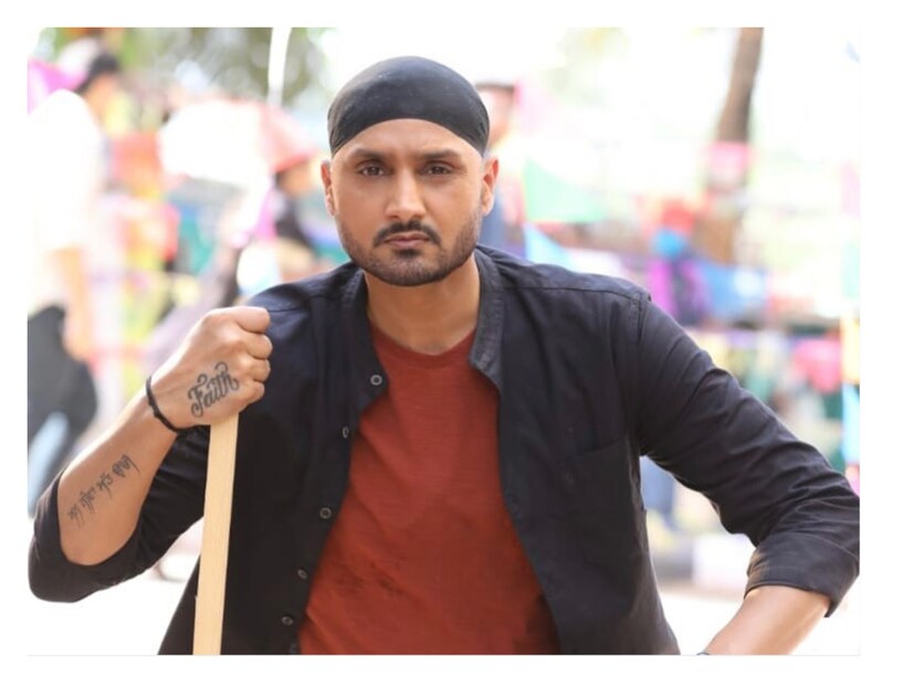 ভারতীয় হকি দলের অধিনায়ক দিলীপ টির্কি, প্রাক্তন ক্রিকেটার হরভজন সিং এবং কুস্তিগীর এবং অভিনেতা দারা সিং সহ আরও অনেক খেলোয়াড় সাংসদ হয়েছেন।