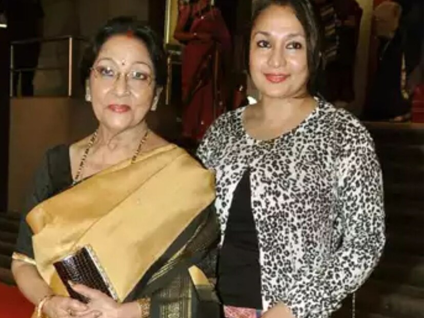 ৫৩ বছর বয়সী এই অভিনেত্রী নাদিমের চলে যাওয়ার পরে এখন তার মায়ের সাথে থাকেন। তবে আর বলিউডে কোনও ছবিতেই তাকে দেখা যায় না৷ 