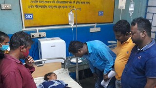 মিড ডে মিল খেয়ে অসুস্থপড়ুয়াদের চিকিৎসা চলছে