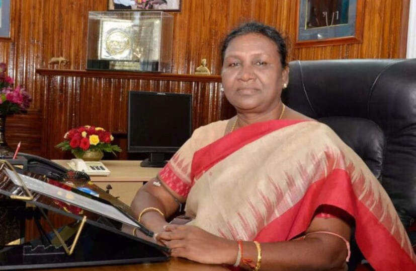 ভারতে এই প্রথমবার একজন কাউন্সিলর রাষ্ট্রপতি পদে পৌঁছতে পারেন। দ্রৌপদী মুর্মু ১৯৯৭ সালে রায়রাংপুর নগর পঞ্চায়েতের কাউন্সিলর হয়ে তাঁর রাজনৈতিক জীবন শুরু করেন। তিন বছর পরে তিনি প্রথমবারের মতো বিধায়ক হন। তিনি ওড়িশার বিজেডি-বিজেপি সরকারে দুবার মন্ত্রীর পদেও ছিলেন।