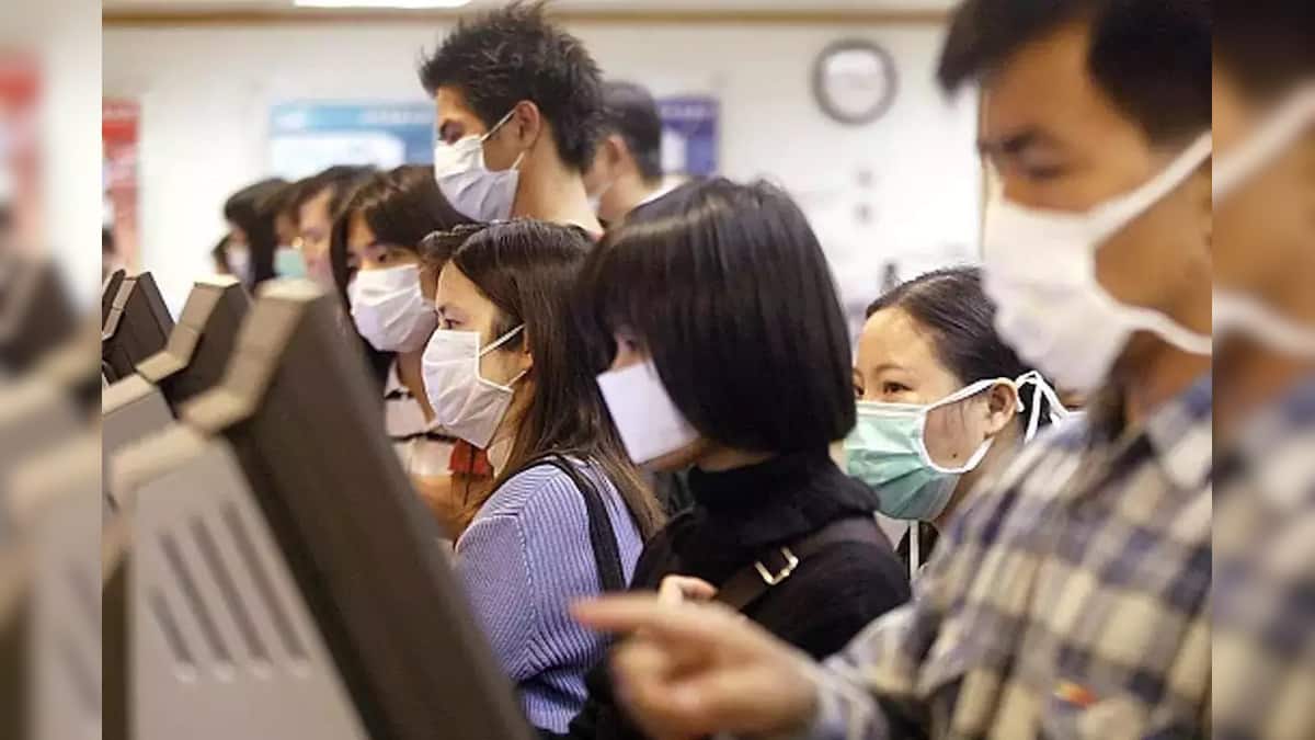 চিনের লক্ষ লক্ষ যুবক বেকার, সরকারি অফিসে কেরানির চাকরির আবেদন ইঞ্জিনিয়ারদের