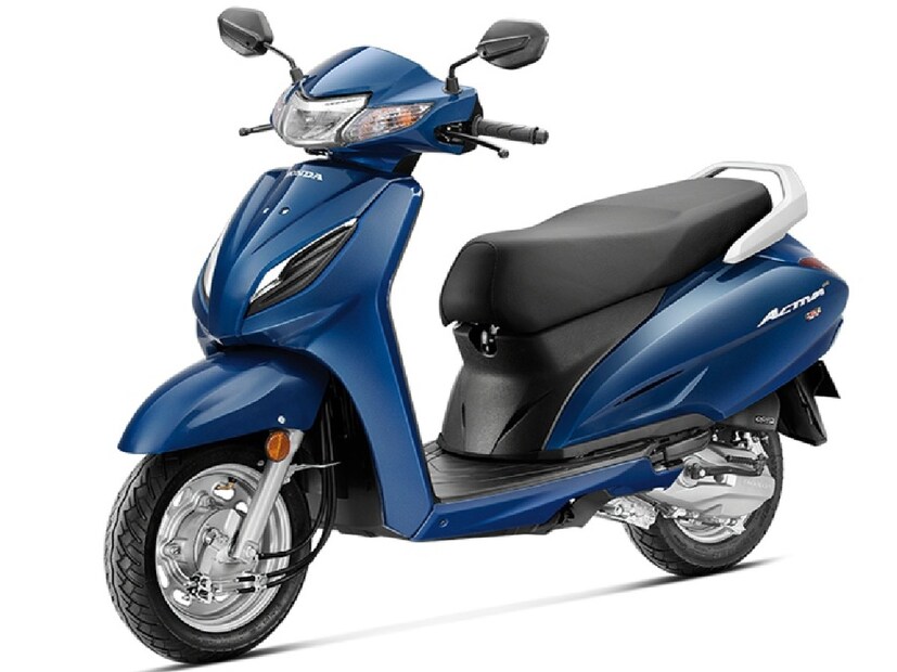 Honda Activa 6G: ভারতে এই স্কুটির জনপ্রিয়তা তুঙ্গে। এটির সিট হাইট ৭৬৫ মিমি। দাম ৭১ হাজার টাকা (এক্স শোরুম)। কয়েক সপ্তাহ আগেই নতুন জেনারেশন-এৎ এই মডেল লঞ্চ হয়েছে।