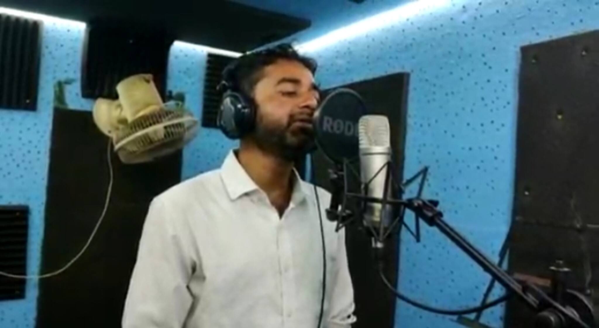 ফাটাফাটি ব্যাপার! মালদহের পপ সিঙ্গার মাতালেন সুইডেন! গাইলেন 'I am Virus'