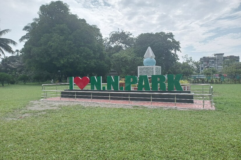 11. পার্কের মধ্যে রয়েছে বাচ্চাদের জন্য প্রচুর খেলনা সামগ্রী। বাচ্চারা যেটা পেলে সহজেই খুশি হয়ে উঠবে। Input- Sarthak Pandit