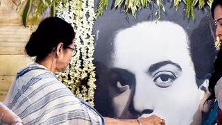 Mamata Banerjee on Uttam Kumar (ফাইল ছবি) Mamata Banerjee on Uttam Kumar (ফাইল ছবি)