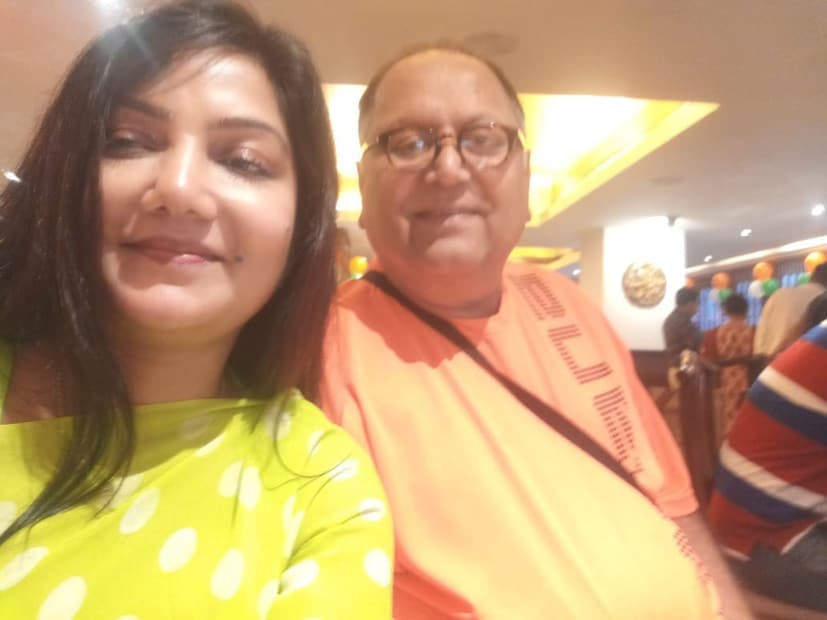 বিভিন্ন মুহূর্তের একগুচ্ছ ছবি শেয়ার করে দোলন রায় লেখেন, "জীবন মানে অনেক আধার একটু খানি আলো, সেই আলোতেই হৃদয় ভরুক, মুহূর্ত কাটুক ভালো, বছর বছর ফিরে আসুক তোমার জন্মদিন। Photo: Facebook 