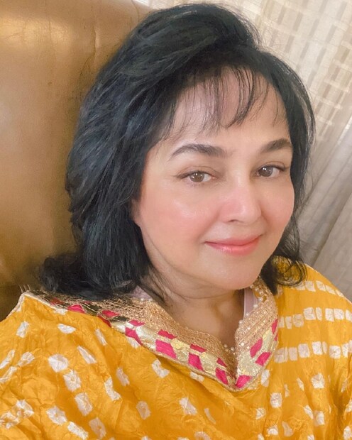 *আলিশা ভারতেই থাকেন৷ মুম্বই এবং আলিবাগ, এই দুই জায়গার মধ্যে কাটে তাঁর সময়৷ অন্যদিকে আজামভ থাকেন তাজাকিস্তানের দুশানবে শহরে৷ ফিনান্সিয়াল কন্সালটেন্ট তিনি, একইসঙ্গে তিনি সঙ্গীত প্রযোজক৷  