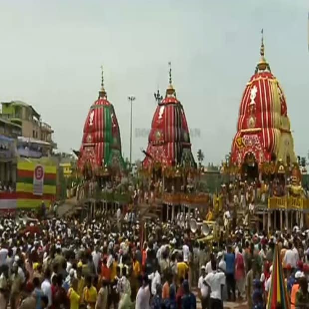 জগন্নথধাম পুরী ঘিরে প্রচলিত রয়েছে একাধিক কাহিনি। 