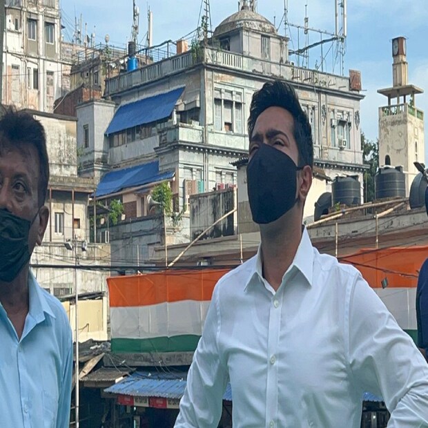 এদিন দুপুরেই অভিষেক বন্দ্যোপাধ্যায়ও সভাস্থল ঘুরে দেখেন। 