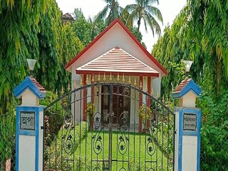 শান্তিনিকেতনের এই বাড়িটির নামই অপা৷ 
