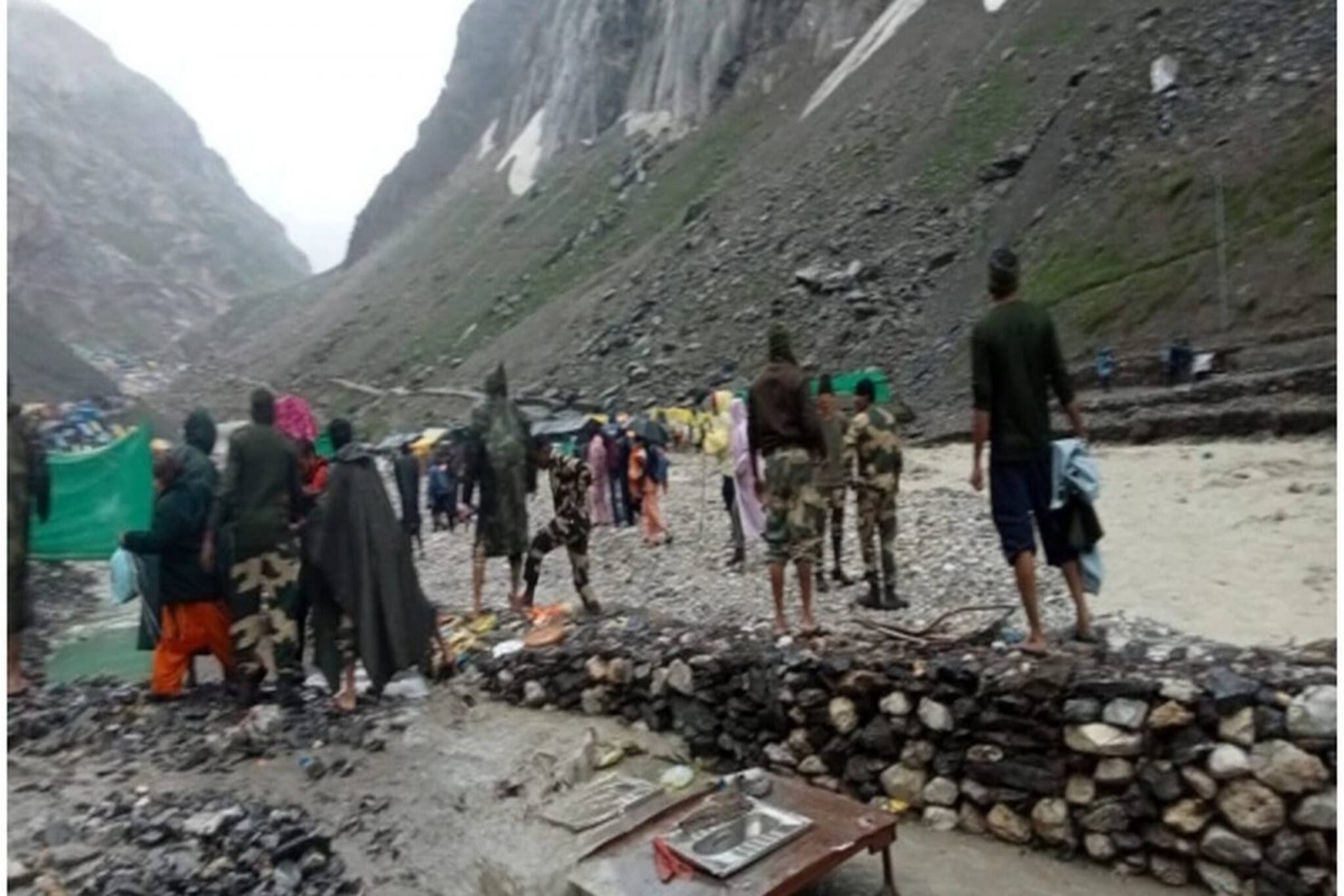 লাফিয়ে বাড়ছে মৃতের সংখ্যা! অমরনাথ গুহার কাছে মেঘ ফেটে ভয়াবহ বৃষ্টি! মৃত ১৫