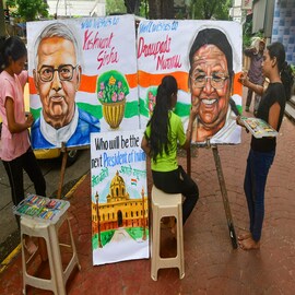 কেন ২৫ জুলাই শপথ গ্রহণ করেন ভারতের রাষ্ট্রপতি, জানেন? কেন ২৫ জুলাই শপথ গ্রহণ করেন ভারতের রাষ্ট্রপতি, জানেন?