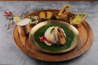 ইলিশ উৎসবের জমজমাট আয়োজন; শহরের পাঁচ তারায় ভিন্ন স্বাদের ইলিশের রেসিপি