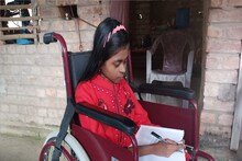 ক্ষণভঙ্গুর শরীরের হাড় তবুও হার মানতে নারাজ হাওড়ার সাথী, স্বপ্ন শিক্ষিকা হওয়ার
