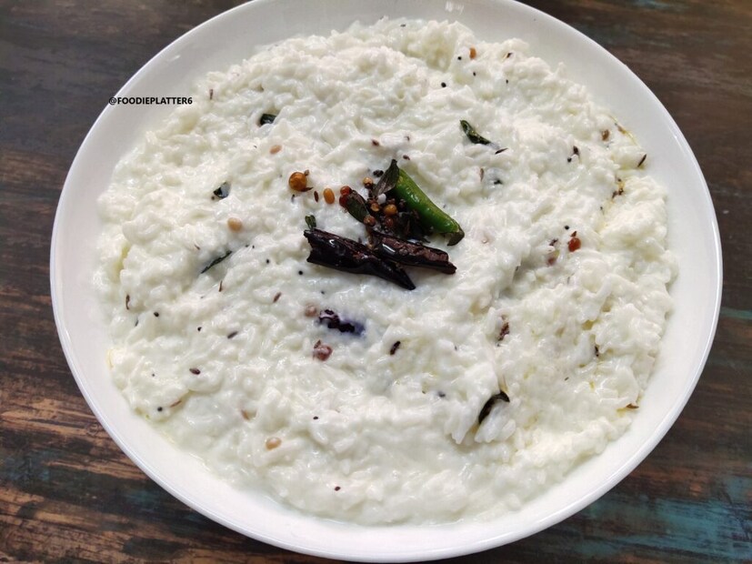 ডায়াবিটিসের ঝুঁকি এড়িয়ে কীভাবে ভাত খাবেন? দই ভাত: দইয়ে উচ্চ মানের চর্বি এবং প্রোটিন রয়েছে। এটির সঙ্গে ভাত মেশালে আপনার খাবারের জিআই কমে যায়।