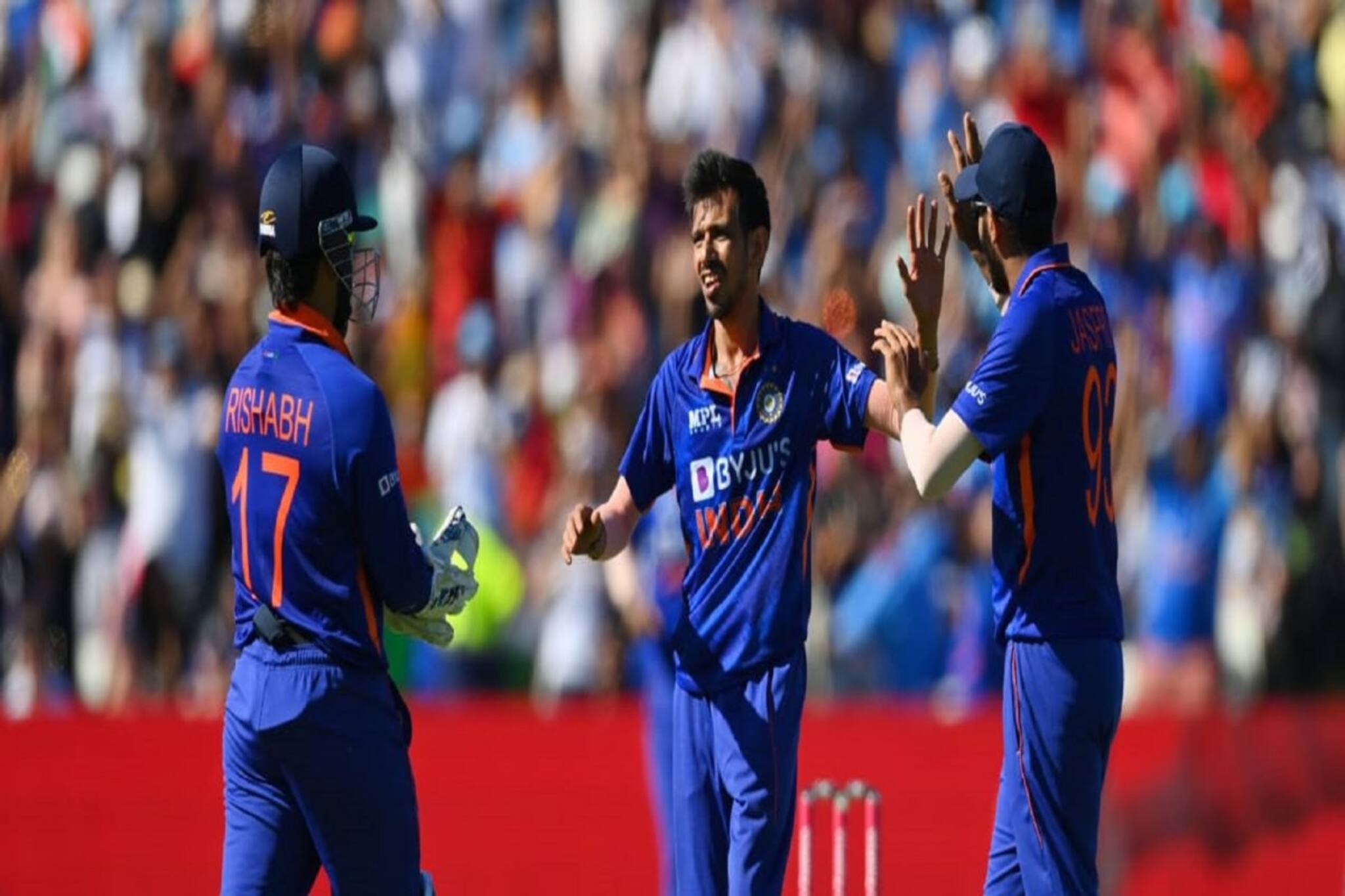 ভুবনেশ্বর, চাহালদের দুর্দান্ত বোলিং! ইংল্যান্ডকে উড়িয়ে দিয়ে সিরিজ জয় ভারতের