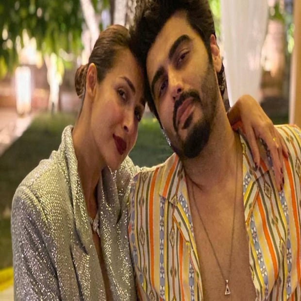 মালাইকা আরোরা আর অর্জুন কাপুরের হলিডে যাপন কিন্তু সোশ্যাল মিডিয়ায় ইতিমধ্যেই সরগরম। মালদ্বীপ হোক বা প্যারিস, এই বলিযুগলের রোম্যান্টিক ট্রিপ সবসময়ই নজর কেড়েছে। 