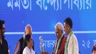 মুখ্যমন্ত্রীর মমতা বন্দ্যোপাধ্যায়ের হাত থেকে বঙ্গবিভূষণ সম্মান পায় ইস্টবেঙ্গল