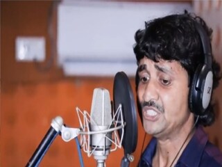 গান ওয়ালা মিলন কুমার। গান ওয়ালা মিলন কুমার।