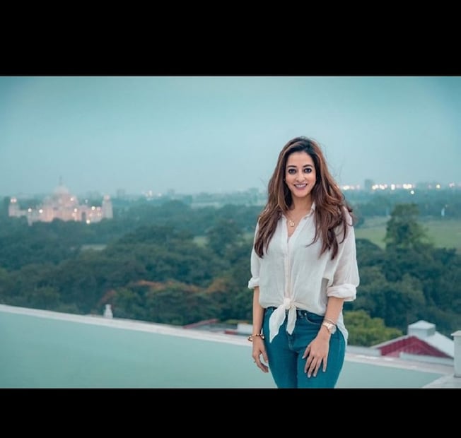 এছাড়া রোজ নতুন ফটোশ্যুট করতে দেখা যায় তাঁকে। তাঁর প্রত্যেকটি ছবিই মোহময়ী।photo source Instagram