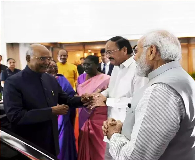 *রাম নাথ কোবিন্দ ২০০৬ সালের মার্চ পর্যন্ত ১২ বছর পরপর দু’টি মেয়াদে দায়িত্ব পালন করেন। তারপর ২০১৫-২০১৭ সালে বিহারের রাজ্যপাল হিসাবে দায়িত্ব পালন করেন কোবিন্দ। প্রায় ১৬ বছর ধরে দিল্লি হাইকোর্ট এবং সুপ্রিম কোর্টে অনুশীলন করেছেন রামনাথ কোবিন্দ।