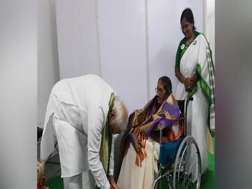 Modi with Pasala Krishna Bharathi