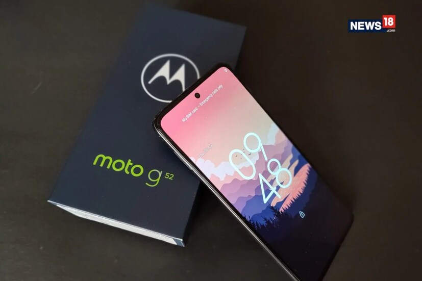 Moto G52: এক কথায় দারুন ইউআই সহ দুর্দান্ত ব্যাটারি লাইফের সুবিধে। এছাড়াও থাকছে স্ন্যাপডাগ্রন ৬৮০ প্রসেসর সহ ৬.৬৭ ইঞ্চি এফএইচডি+ পিওলেড ডিসপ্লে, 90Hz রিফ্রেশ রেট, ব্যাক ৮এমপি ক্যামেরা সহ ৫০এমপি প্রাইমারি ক্যামেরা ও ২এমপি সেন্সরের ফিচার।