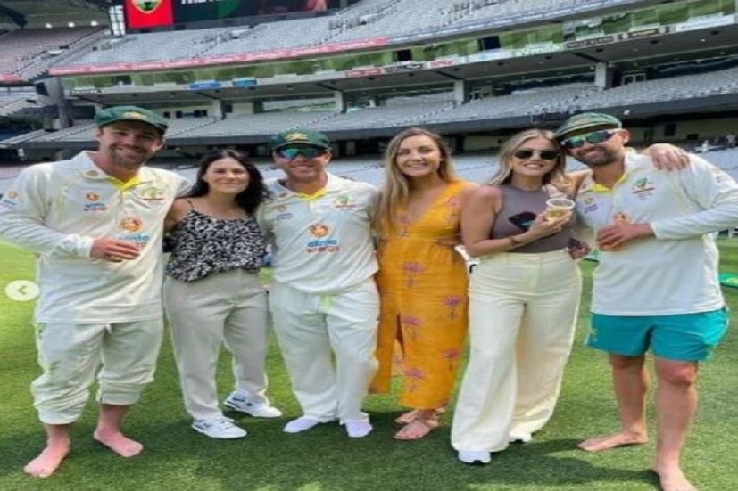 ন্যাথান লিঁও টেস্ট ক্রিকেটে সবচেয়ে বেশি উইকেট নেওয়ার তালিকায় ১০ নম্বরে রয়েছেন৷ তাঁর কারণে কপিল দেব  টপ টেন লিস্ট  থেকে বেরিয়ে গেছেন৷  ন্যাথান লিঁও এখনও অবধি ১১০ টি টেস্টে ৪৩৮ উইকেট নিয়েছেন৷ যাতে ২০ বার ৫ উইকেট নিয়েছেন৷ আর ১০ উইকেট  নিয়েছেন ৩ বার৷ Photo Courtesy-  (Instagram)ন্যাথান লিঁও টেস্ট ক্রিকেটে সবচেয়ে বেশি উইকেট নেওয়ার তালিকায় ১০ নম্বরে রয়েছেন৷ তাঁর কারণে কপিল দেব  টপ টেন লিস্ট  থেকে বেরিয়ে গেছেন৷  ন্যাথান লিঁও এখনও অবধি ১১০ টি টেস্টে ৪৩৮ উইকেট নিয়েছেন৷ যাতে ২০ বার ৫ উইকেট নিয়েছেন৷ আর ১০ উইকেট  নিয়েছেন ৩ বার৷ Photo Courtesy-  (Instagram)