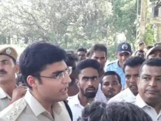 খুব শীঘ্র দোষীদের গ্রেফতারের আশ্বাস দেন এসডিপিও সাগর রানা খুব শীঘ্র দোষীদের গ্রেফতারের আশ্বাস দেন এসডিপিও সাগর রানা