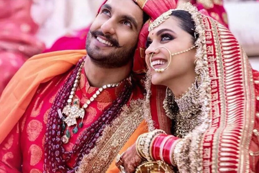 কাজের দিকে দীপিকাকে এ বার দেখা যাবে শাহরুখের বিপরীতে ‘পঠান’ ছবিতে ৷ রণবীর শ্যুটিং করছেন করণ জোহরের ‘রকি অউর রানি কি প্রেম কহানি’ ছবিতে ৷ 