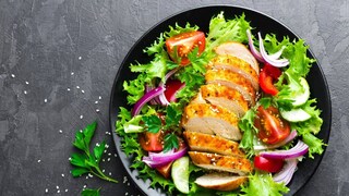 এক বাটি চিকেন স্যালাড