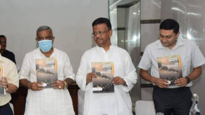 শুধুমাত্র কলকাতা নয়, সব পুরসভাকে নিয়েই এই সবুজায়নের জন্য আলোচনা করা হবে শুধুমাত্র কলকাতা নয়, সব পুরসভাকে নিয়েই এই সবুজায়নের জন্য আলোচনা করা হবে