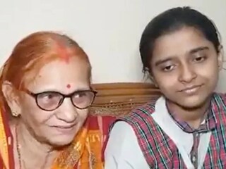 প্রতিকূল পরিস্থিতি থেকে ঘুরে দাঁড়িয়ে তার এই লড়াইকে কুর্নিশ জানিয়েছেন নেটিজেনরা