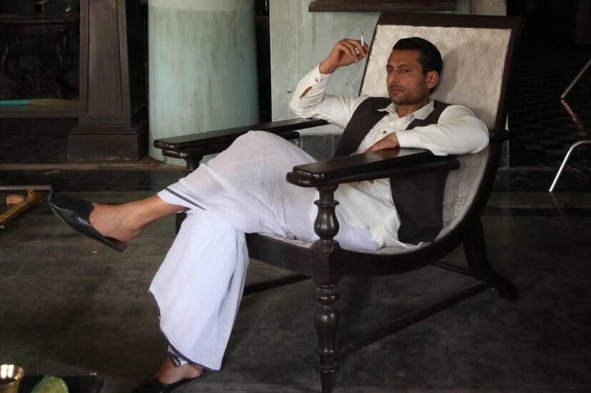 অভিনয় করেছেন ঋত্বিক, ইন্দ্রনীল সেনগুপ্ত, জয় সেনগুপ্ত, অয়ন্তিকা বন্দ্যোপাধ্যায়, দর্শনা বণিক প্রমুখ। প্রত্যেকের চরিত্রের মধ্যেই গভীর স্তর তৈরি করেছেন পরিচালক এবং লেখিকা।