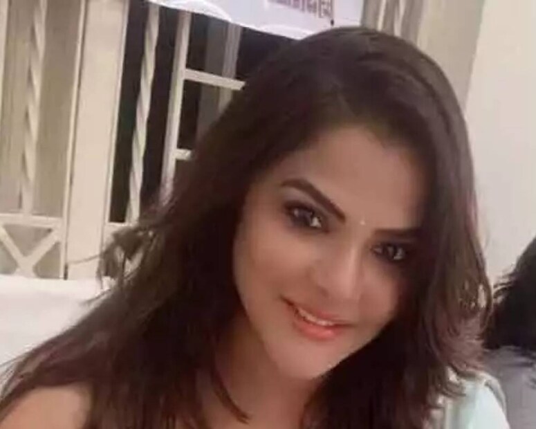 ছবিতে ছোটখাটো ভূমিকায় অভিনয় করা অর্পিতা সামাজিক মাধ্যমে বেশ জনপ্রিয়৷