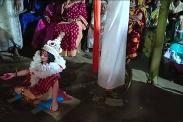 গাছের বিয়ে উপলক্ষে এলাহি ভুরিভোজে কব্জি ডুবিয়ে খেলেন ২০০ জন!